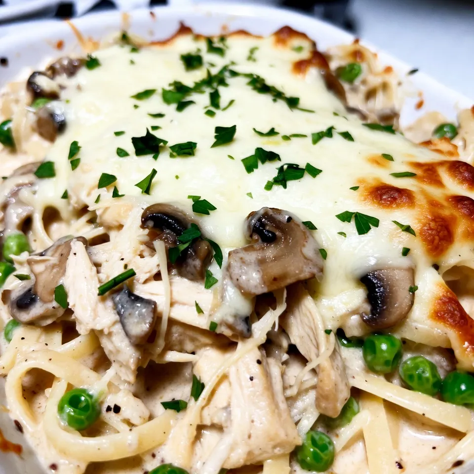 Creamy Chicken Tetrazzini Savory and Easy Recipe
